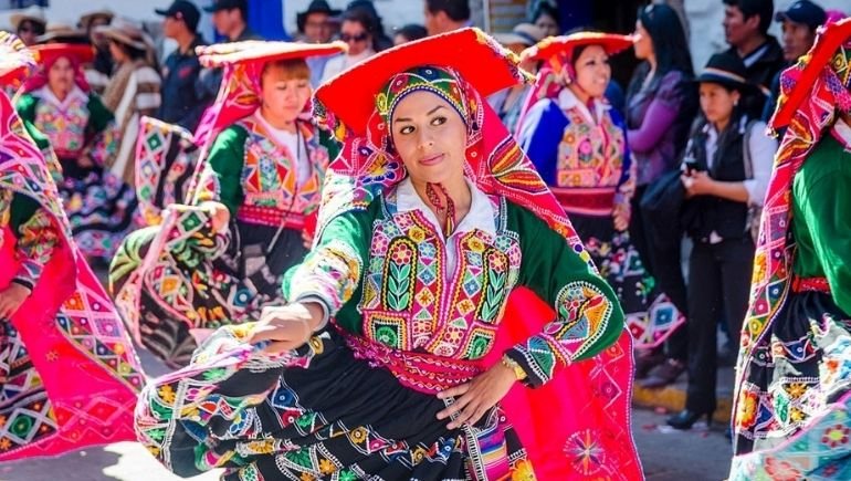 Inti Raymi - Danza y vestimenta