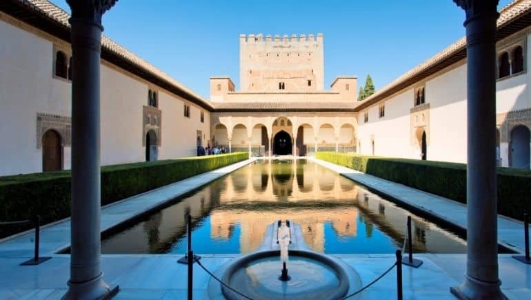 Curiosidades de la Alhambra - Patio de los Arrayanes