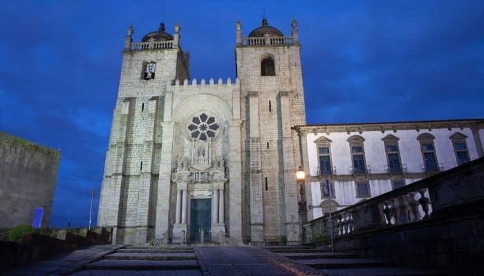 Free tour misterios y leyendas de Oporto | autobús turístico Oporto