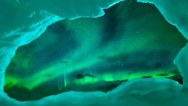 Entre fiordos y glaciares se puede ver la aurora boreal en Noruega